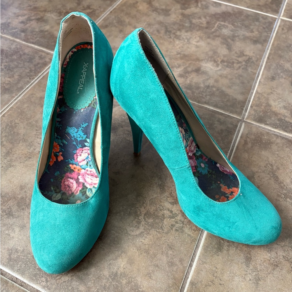 Xappeal Women's Vibrant Teal Heels